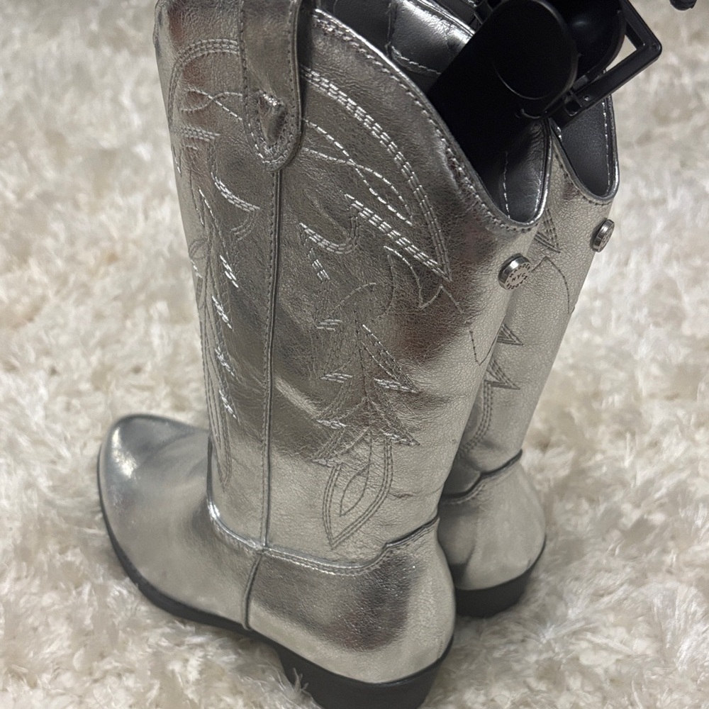 Madden NYC Kids Silver Western Cowboy Boots - Picture 4 of 9